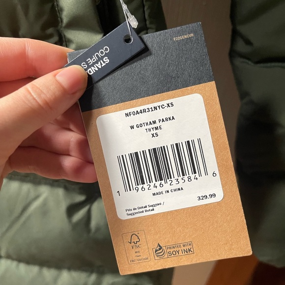 The North Face - Gotham Parka in Thyme Green - Picture 3 of 6